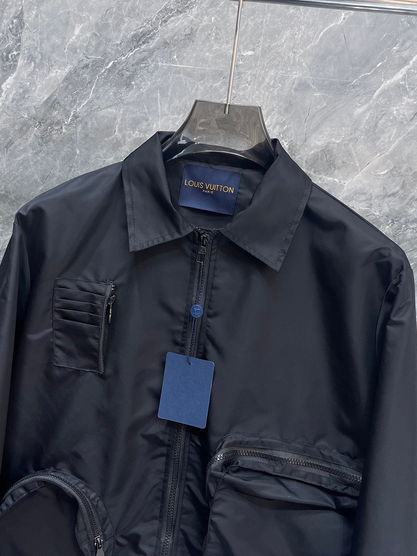 LV BLACK JACKET 239556