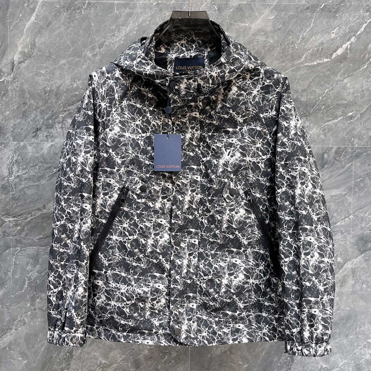 LV BLACK MIX WHITE MONOGRAM JACKET 239557