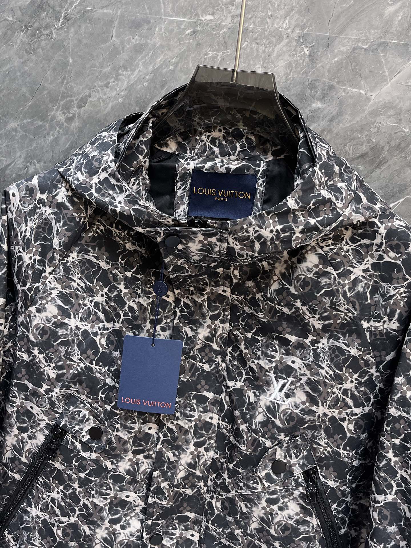 LV BLACK MIX WHITE MONOGRAM JACKET 239557