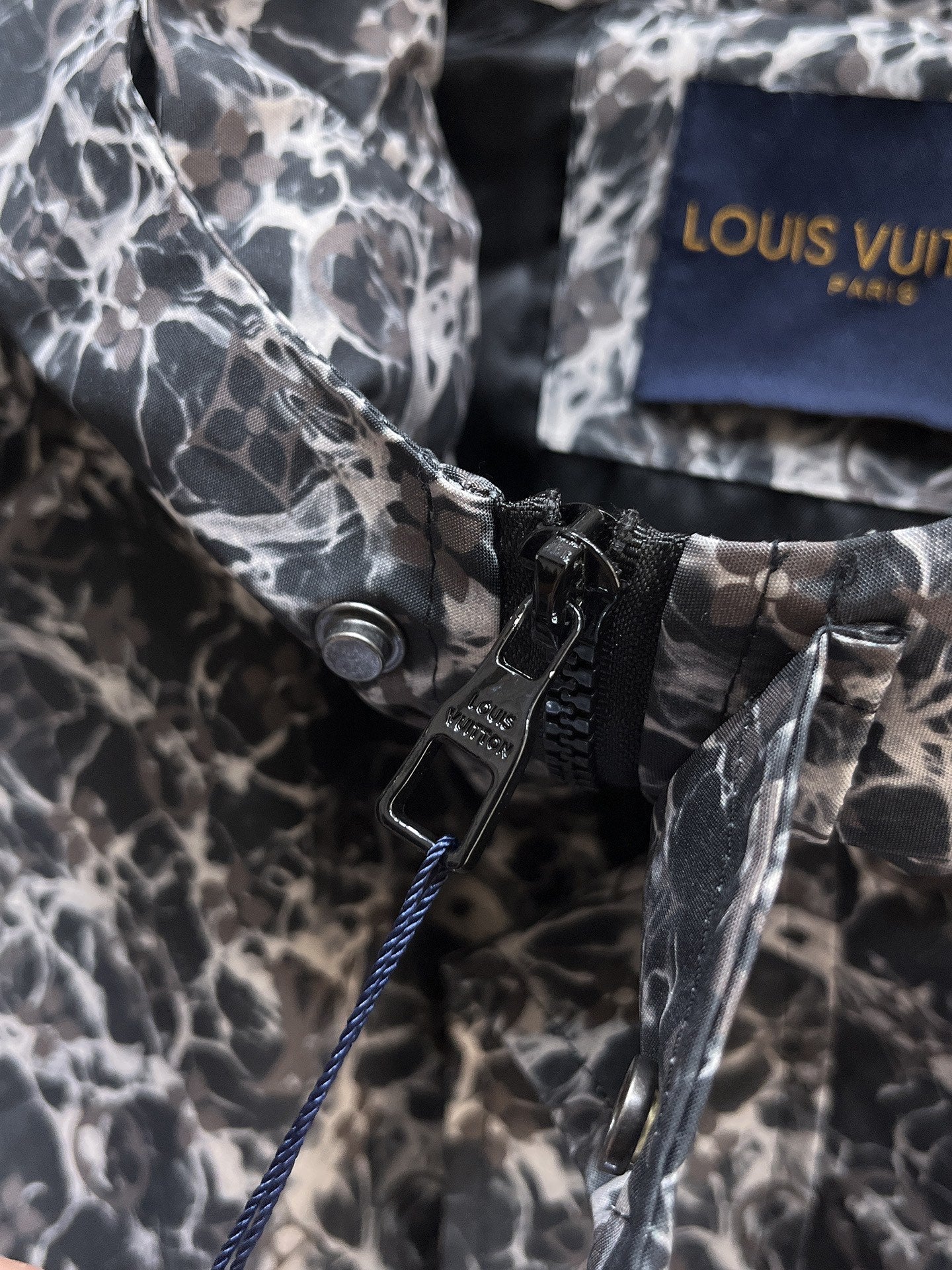 LV BLACK MIX WHITE MONOGRAM JACKET 239557