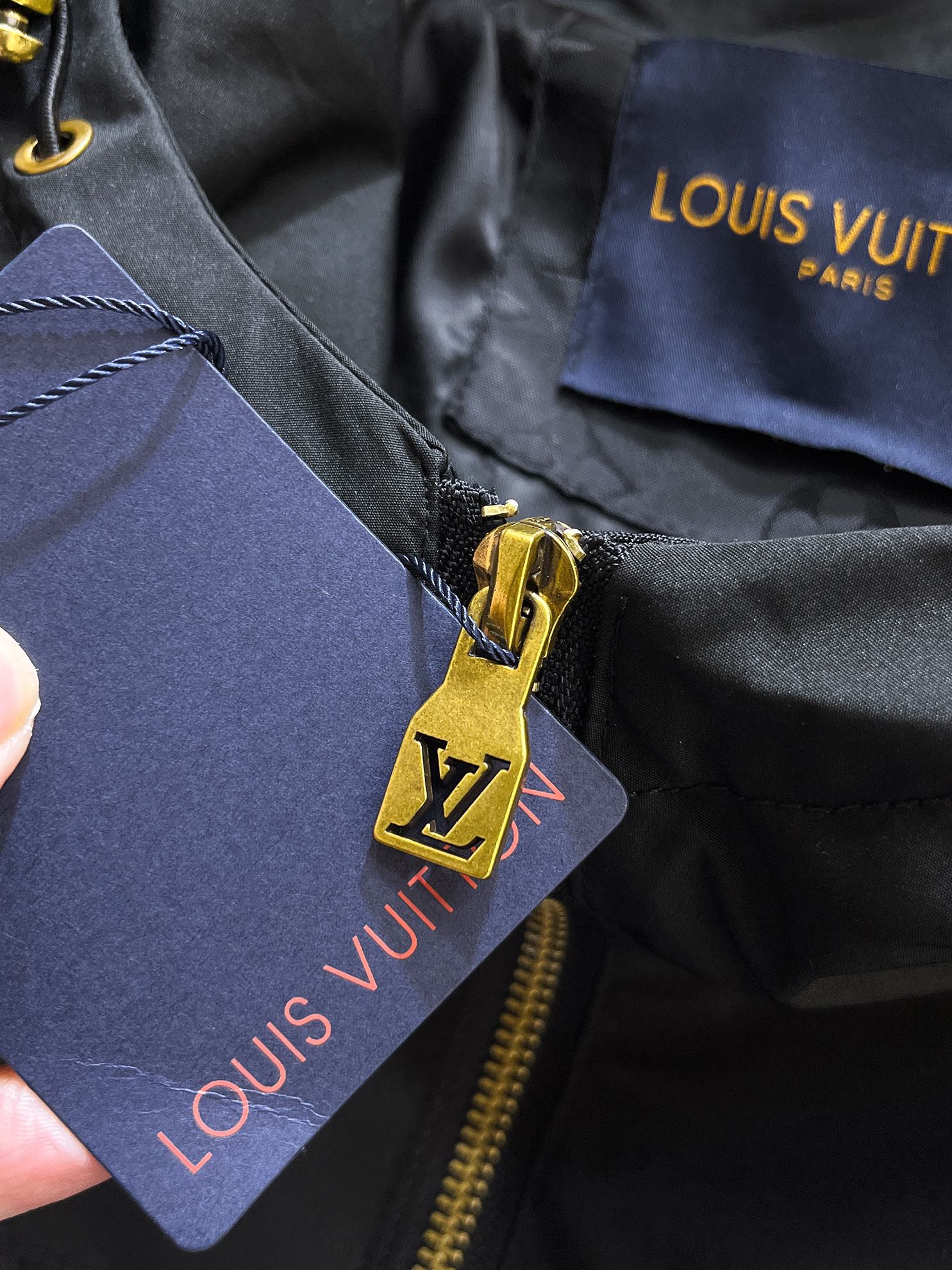 LV BLACK MONOGRAM JACKET 239560
