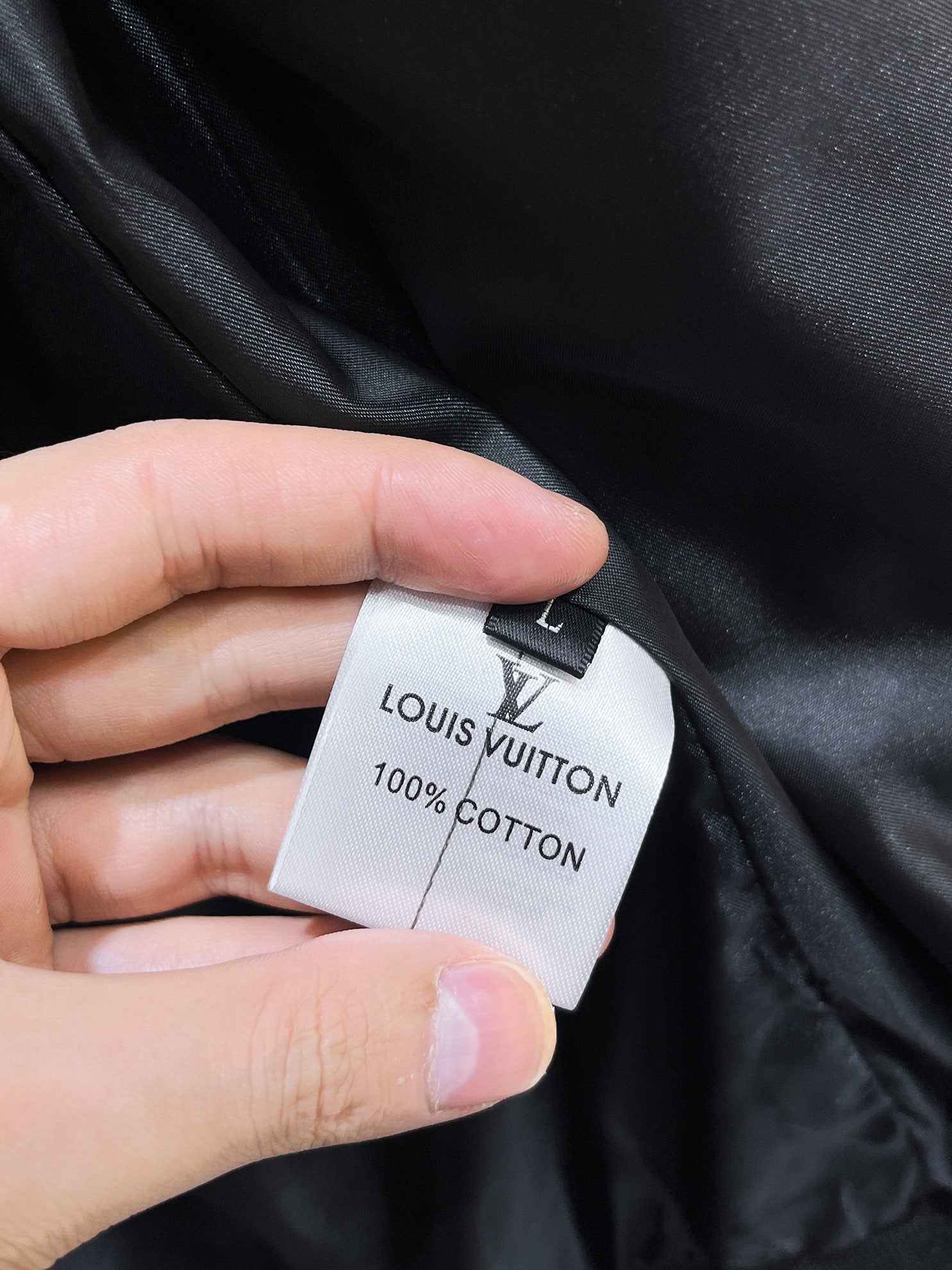 LV BLACK JACKET 239563