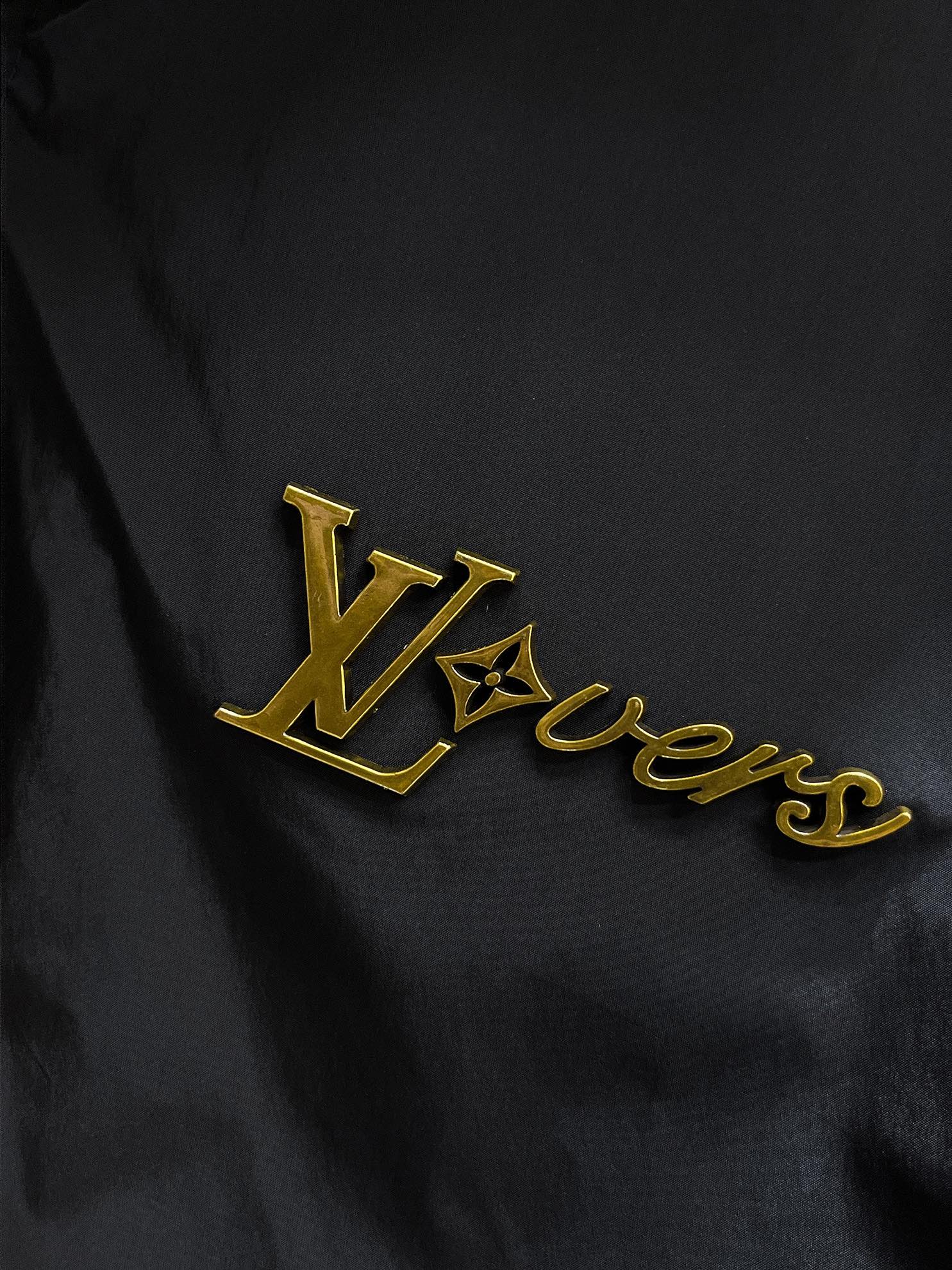LV BLACK JACKET 239563