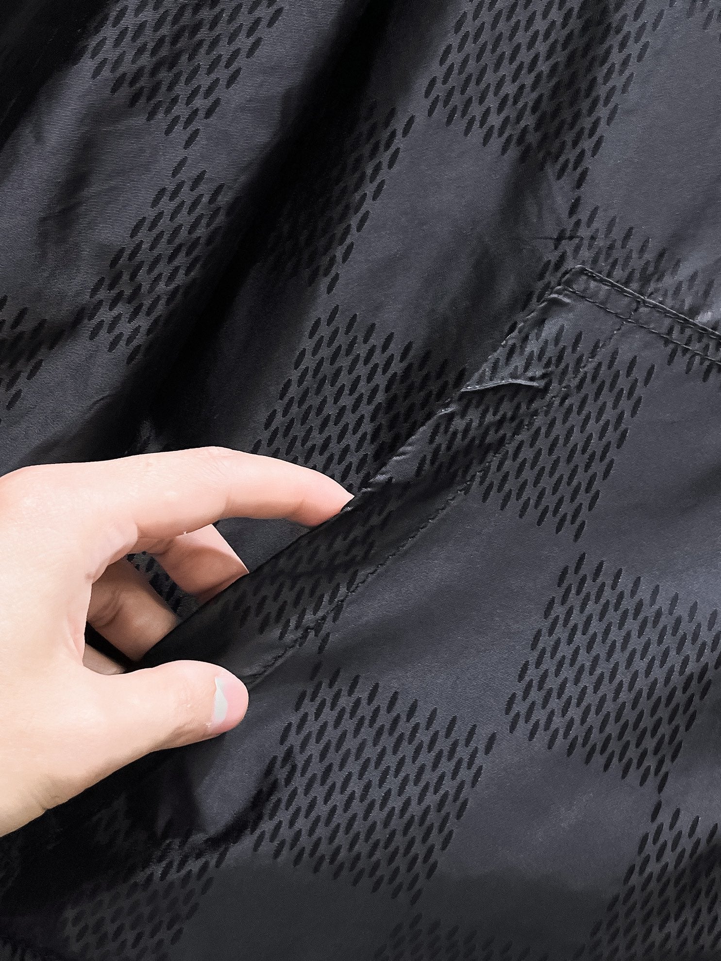 LV BLACK DAMIER JACKET 239564