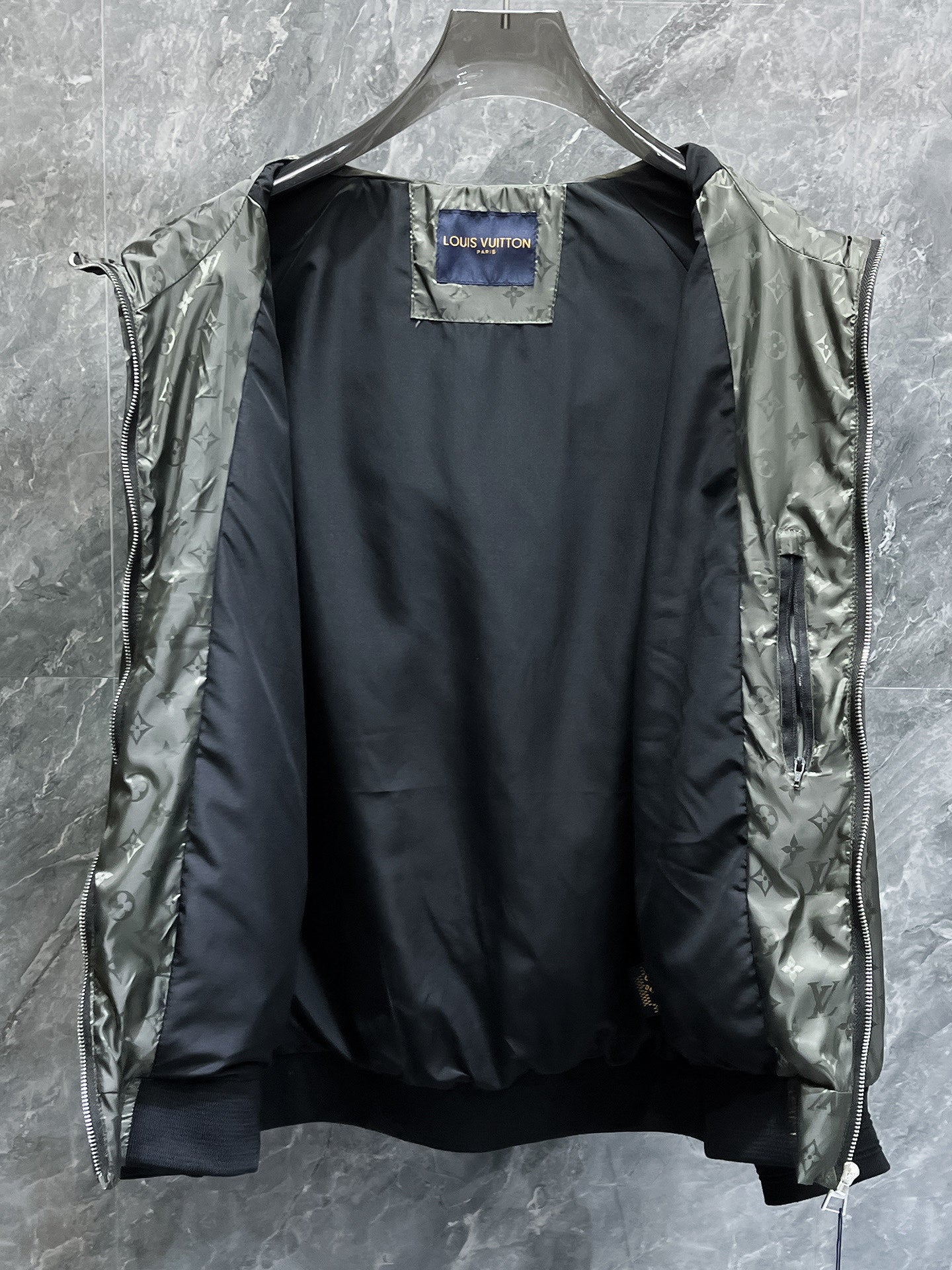 LV ARMY GREEN JACKET 239569