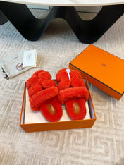 CHYPRE SANDAL IN LIGHT ORANGE SHEARLING