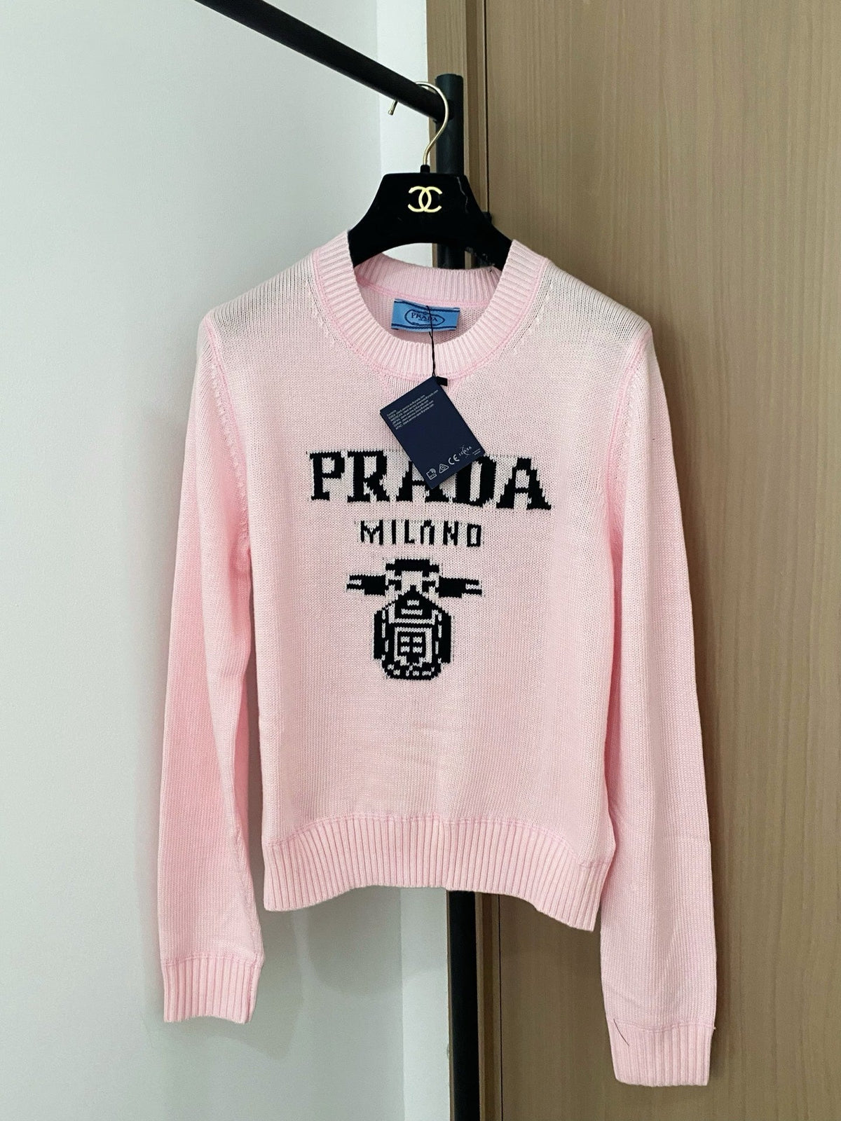 PRADA KNIT TOP STYLE 24