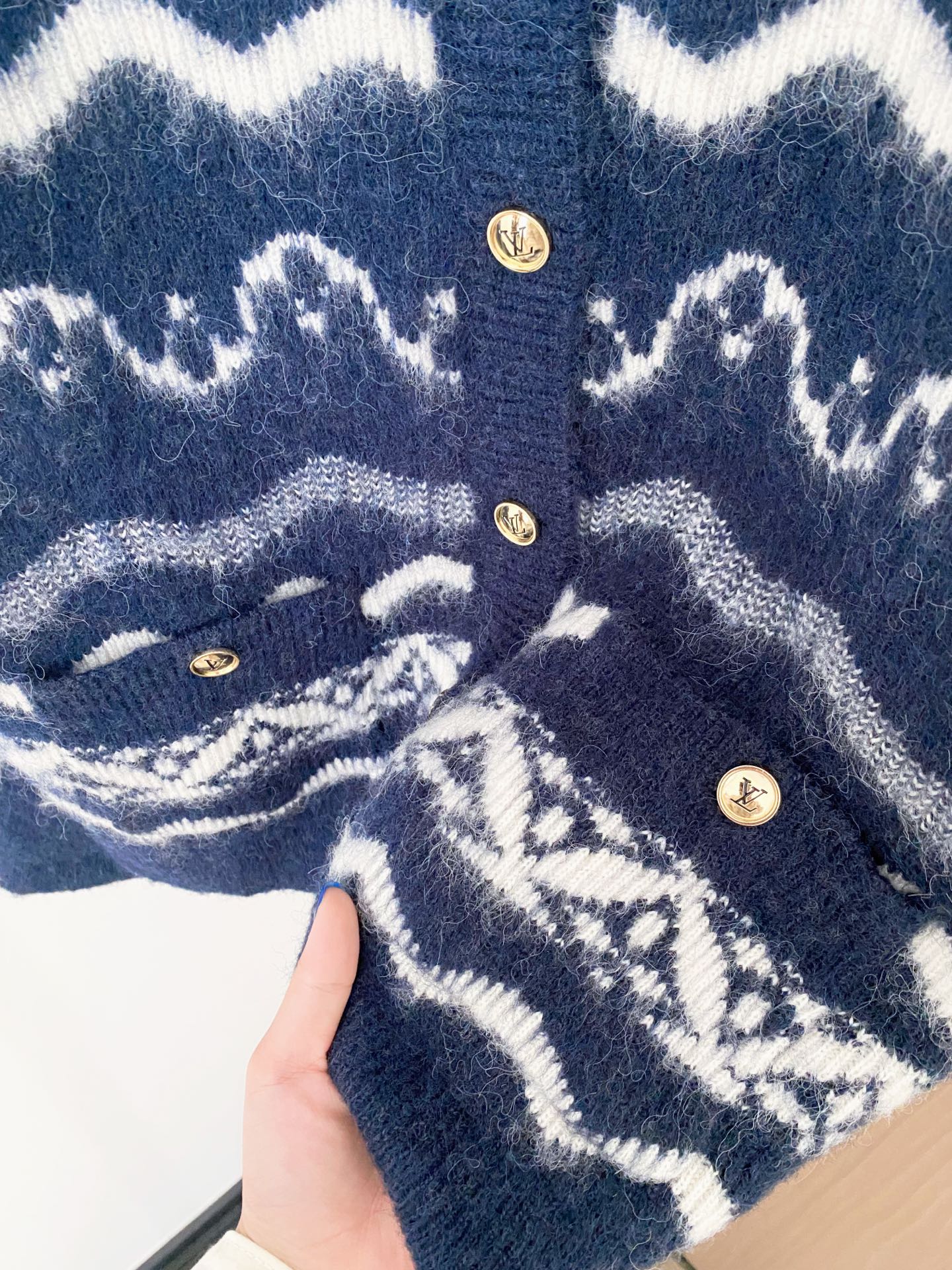 LV 25S CARDIGAN 0056