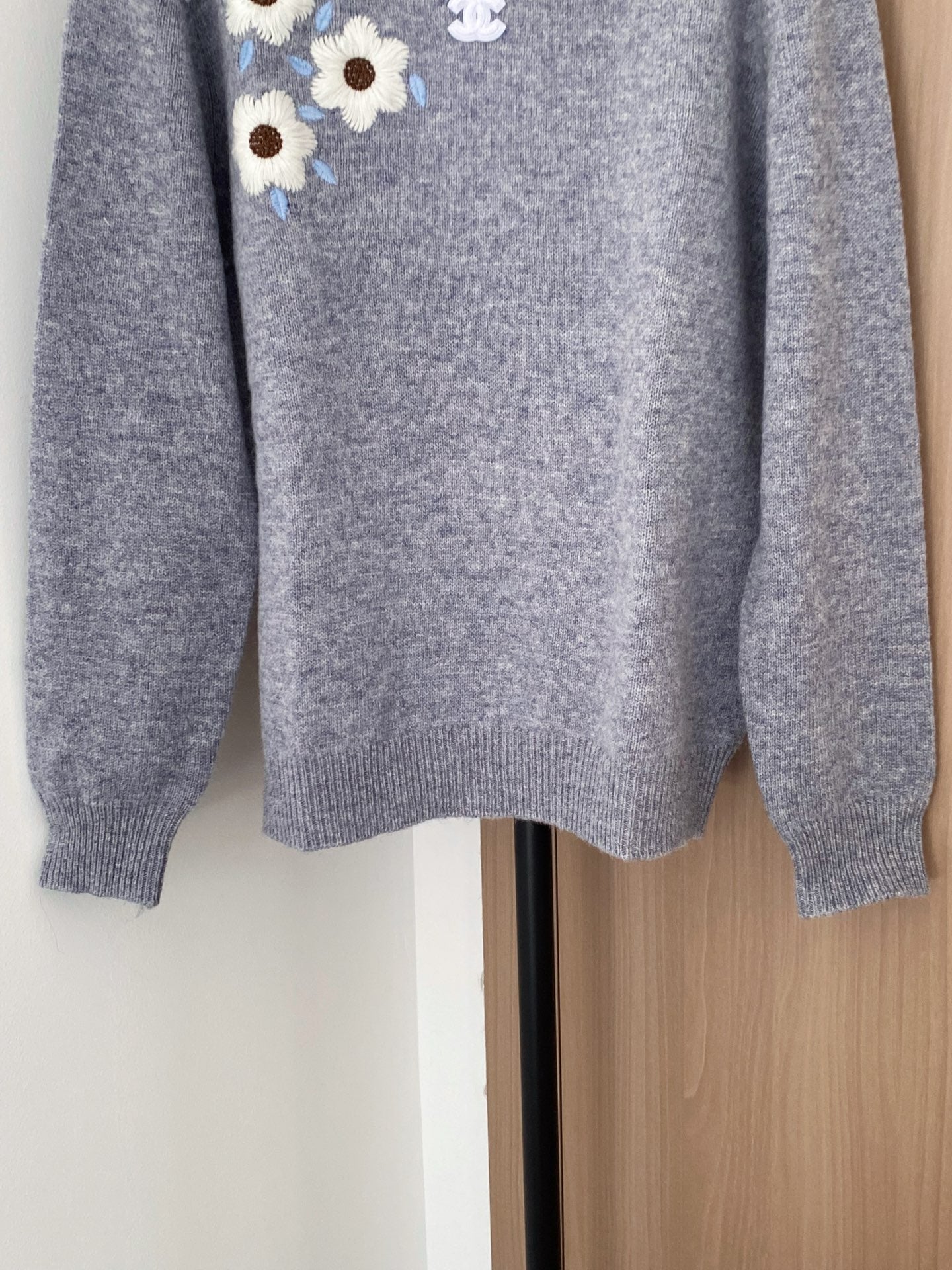 CHANEL 26S CREW NECK SWEATER 858