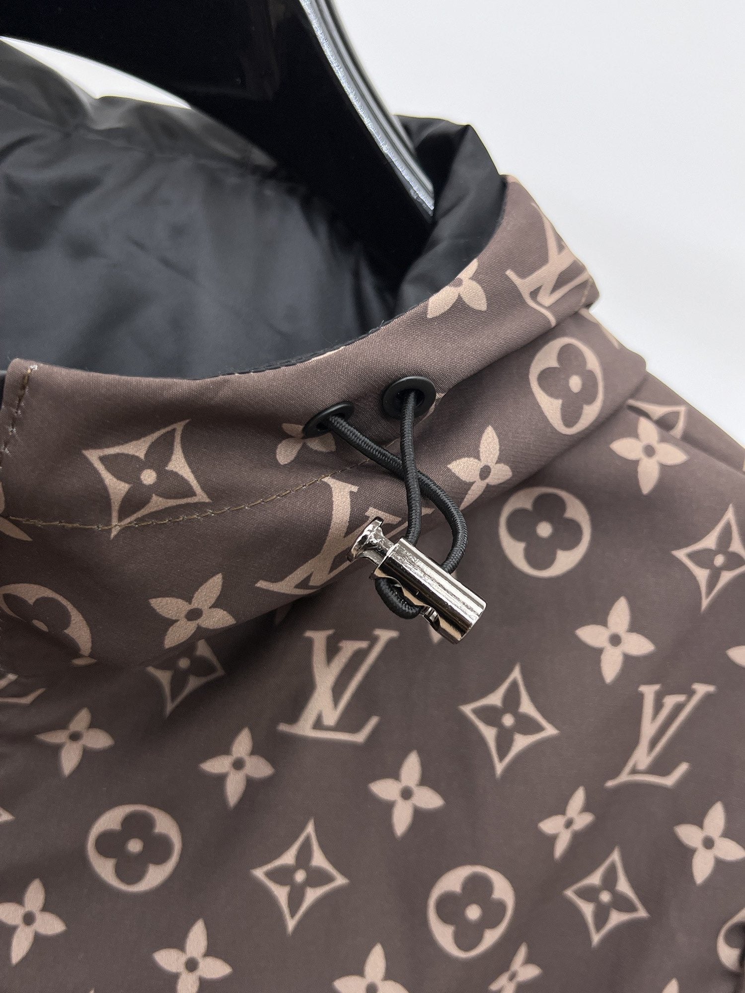 LV DOUBLE-SIDED JACKET BLACK AND BROWN 239023