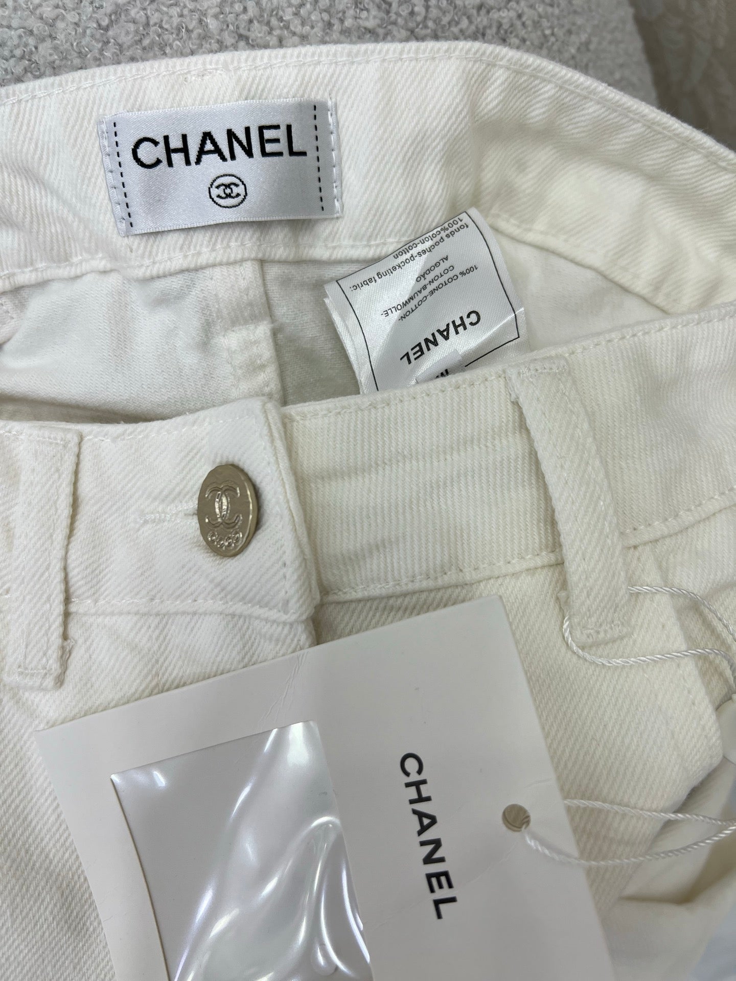 CHANEL PLAIN WHITE DENIM PANTS 275041