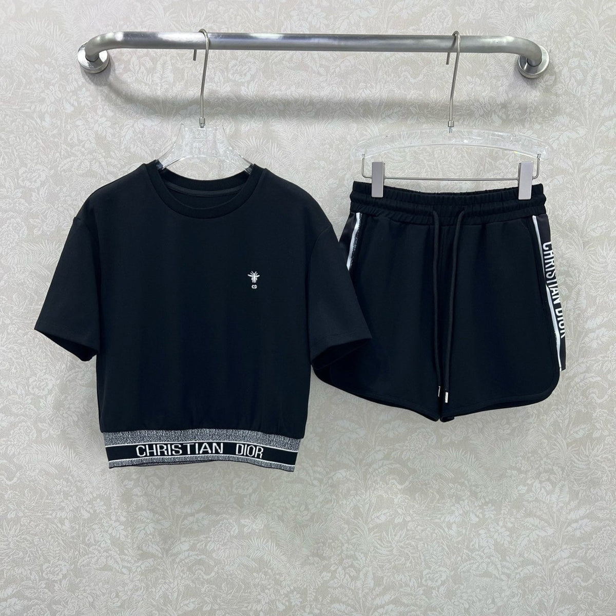 DIOR TRIMMED SHORT-SLEEVE T-SHIRT AND SHORTS SET 275223