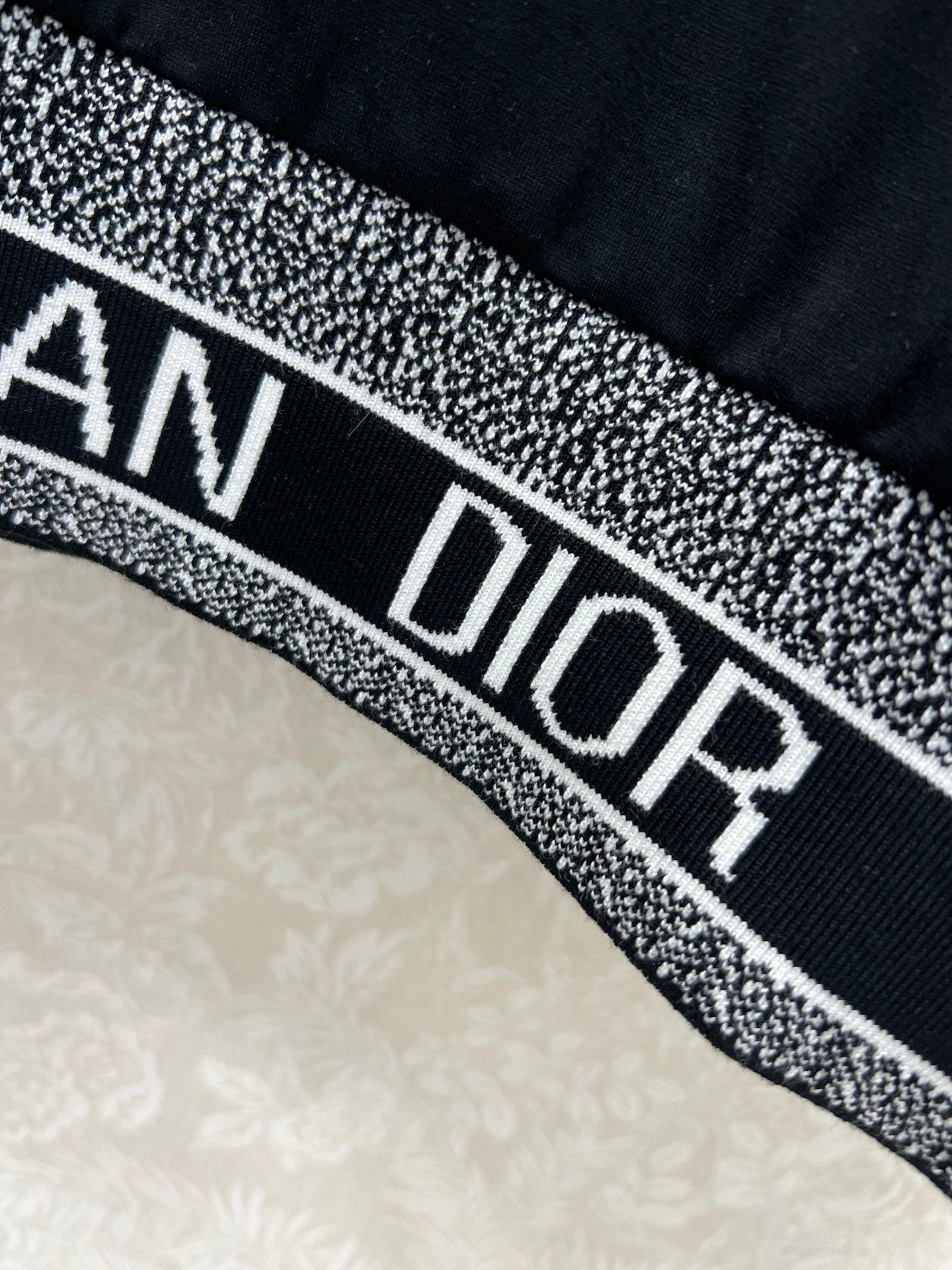 DIOR TRIMMED SHORT-SLEEVE T-SHIRT AND SHORTS SET 275223