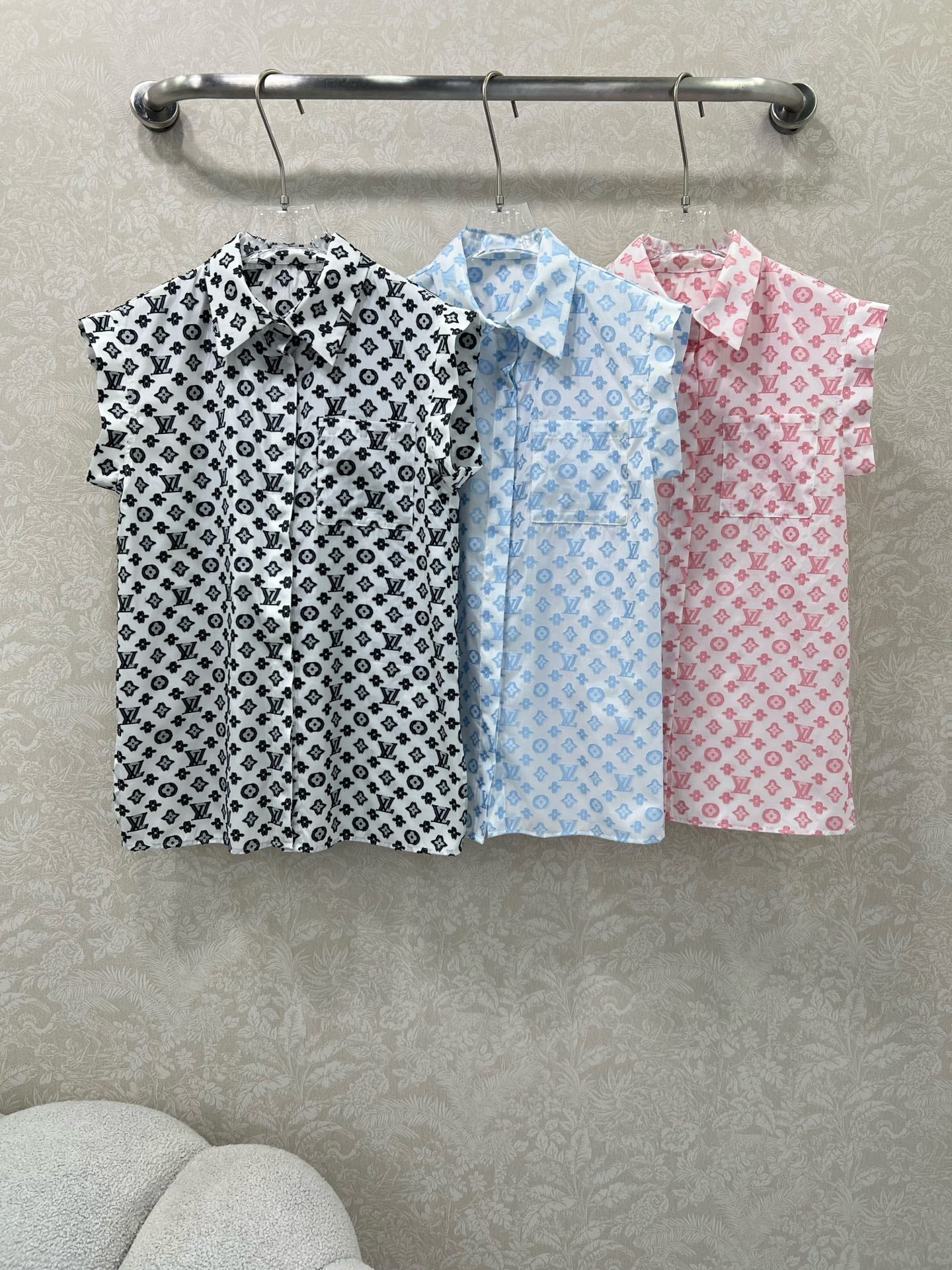 LV SLEEVELESS LOGO PRINT TOP 269947