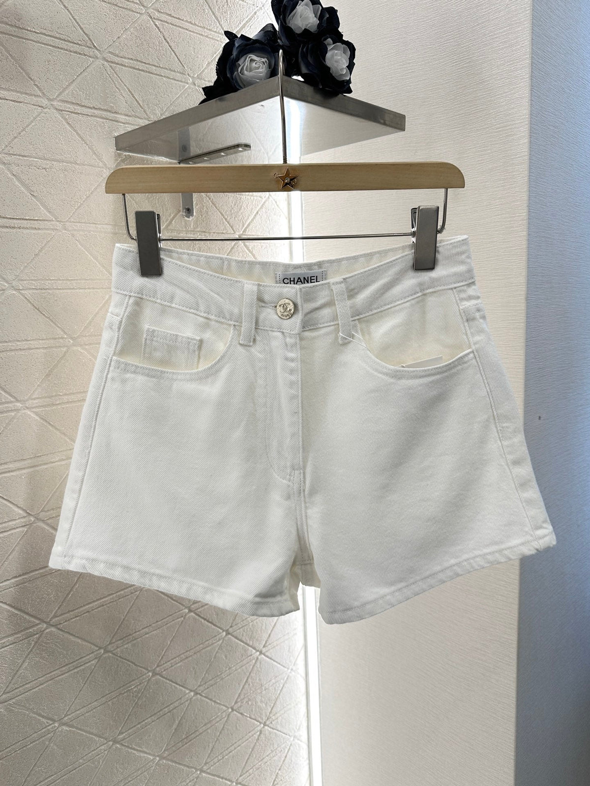 CHANEL WHITE DENIM SHORTS