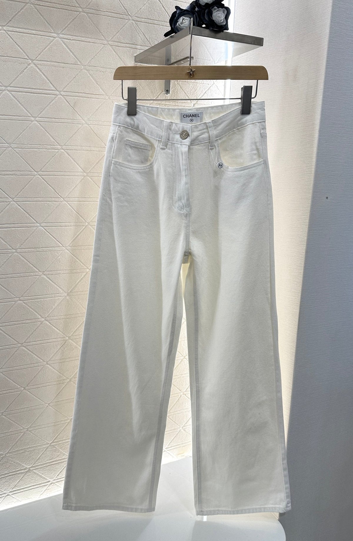 CHANEL WHITE STRAIGHT-LEG JEANS