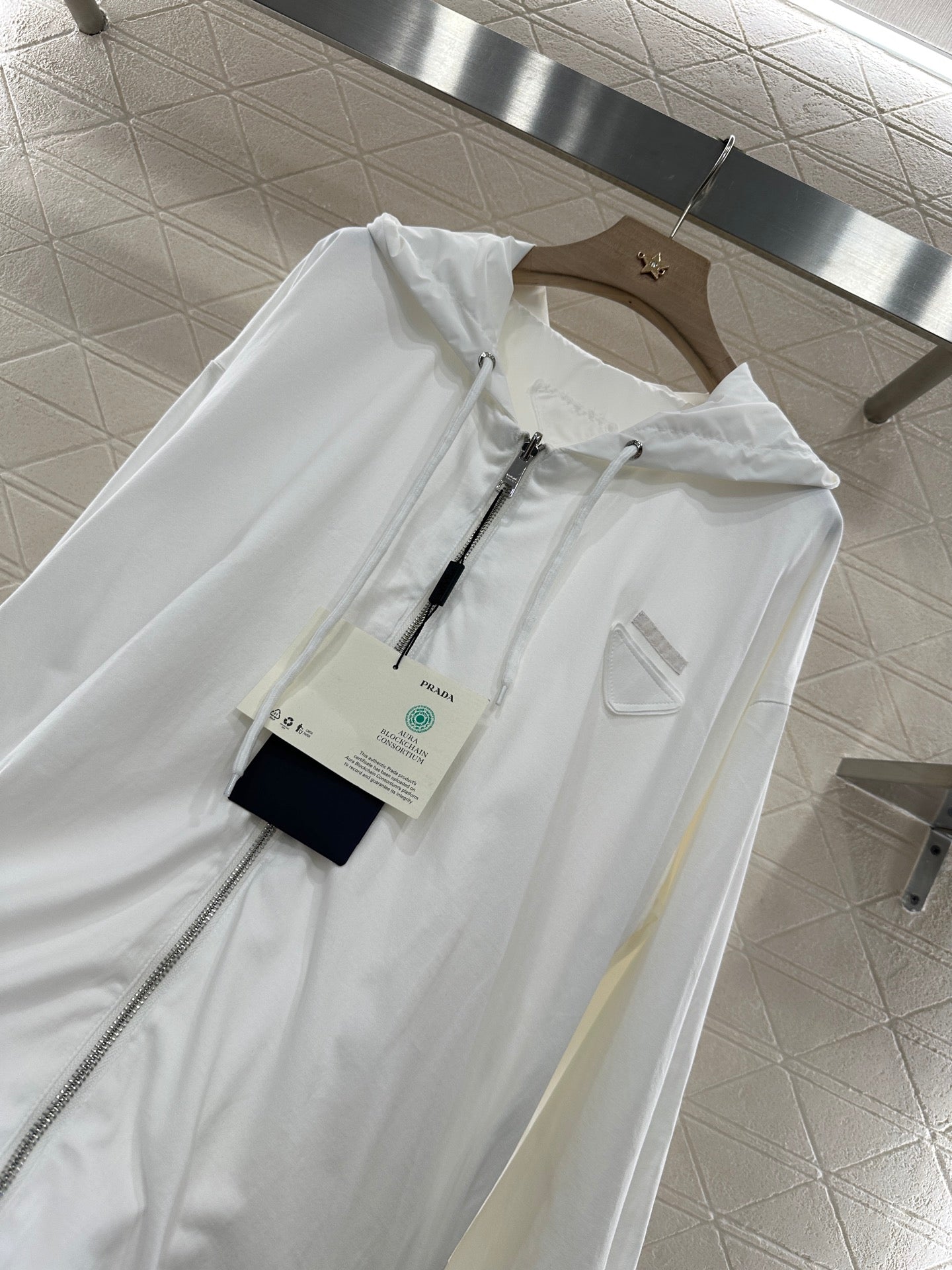 LV HOODED JACKET 272378