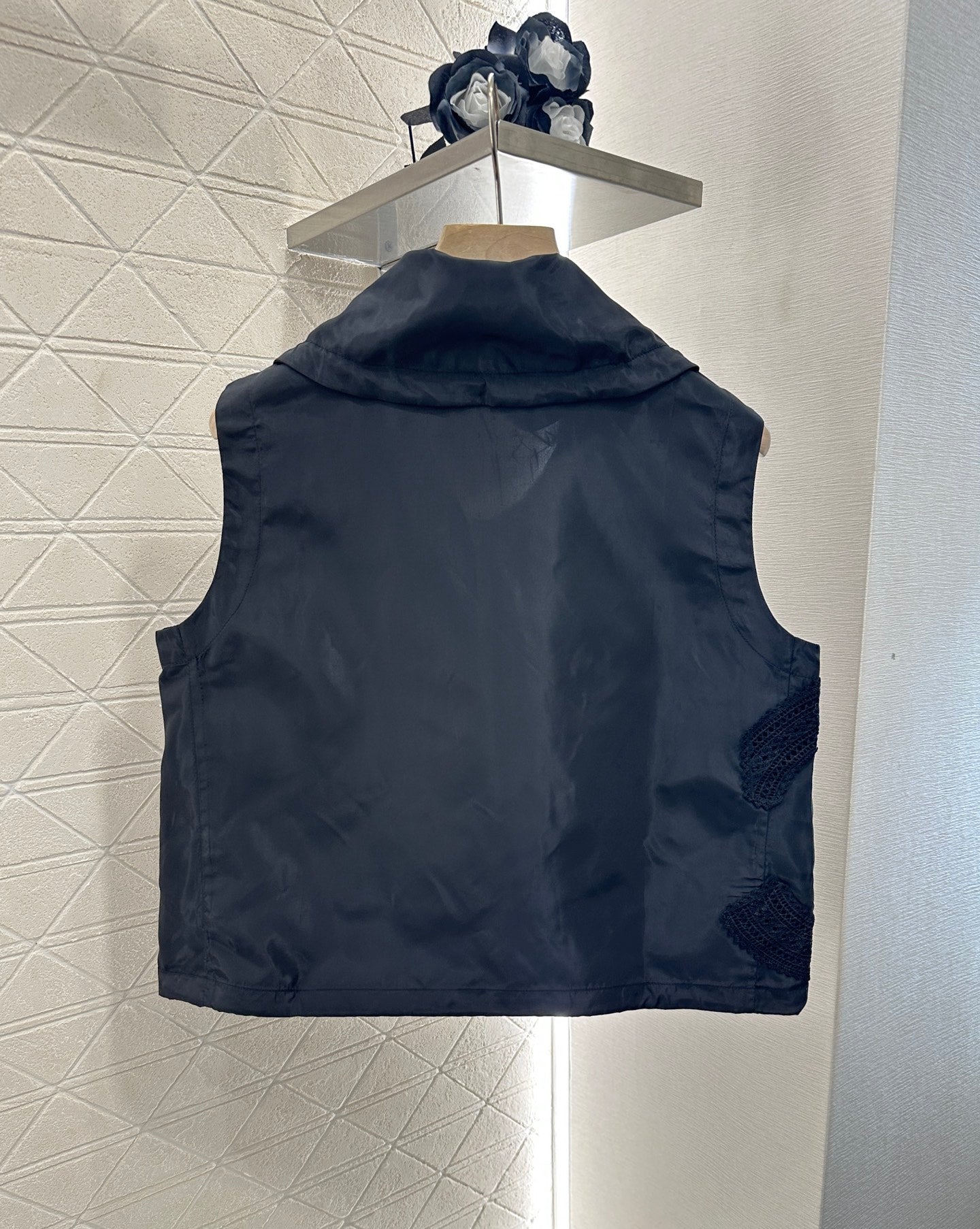 CHANEL SLEEVELESS TOP 272317