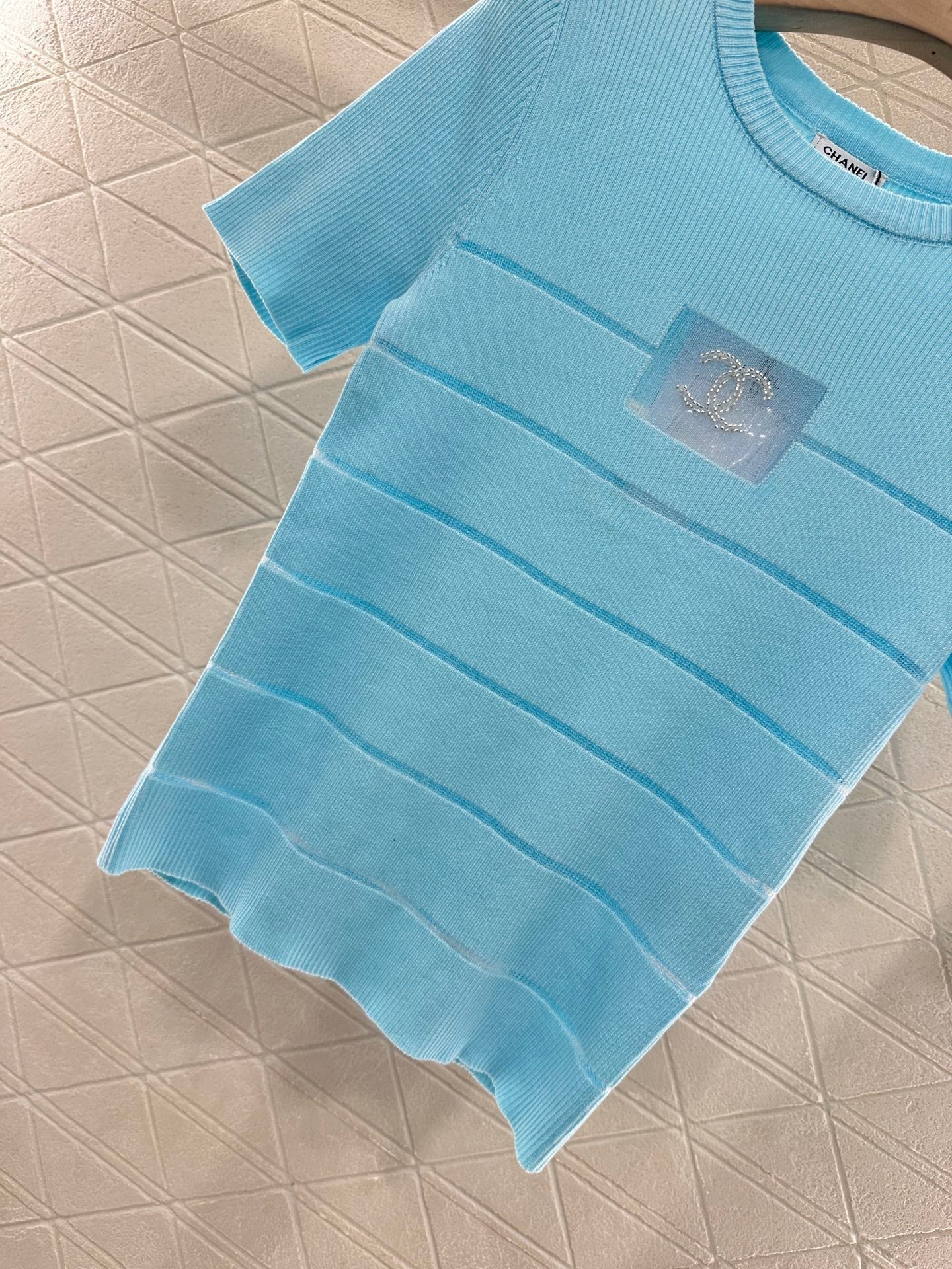 CHANEL FITTED SHORT-SLEEVE KNIT TOP 276494