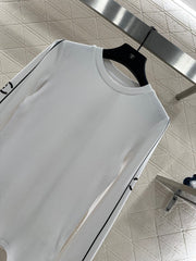 CHANEL 25S LONG-SLEEVE CREW NECK T-SHIRT 406