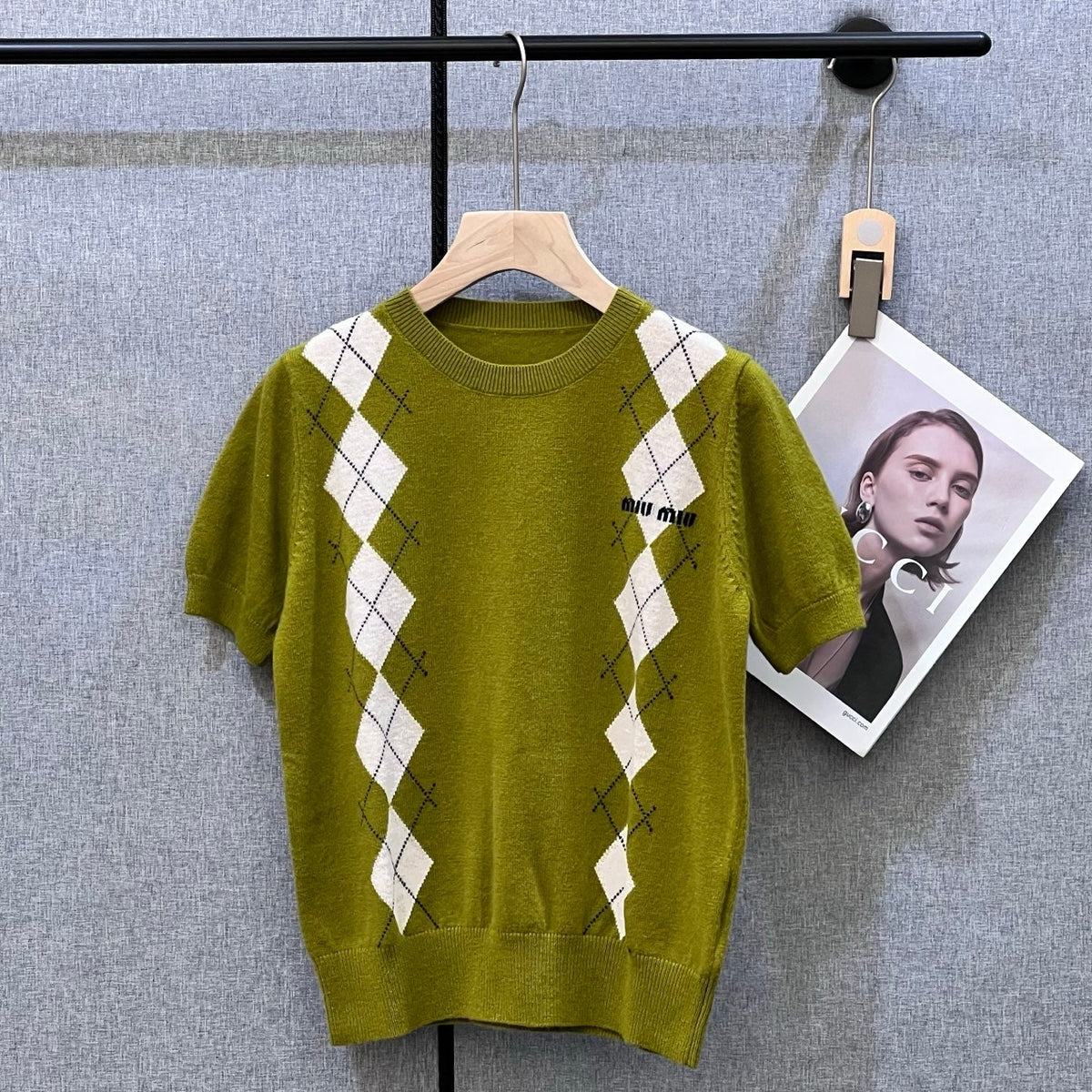 MIUMIU SHORT-SLEEVE KNIT TOP STYLE 367