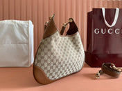 B MEDIUM SHOULDER BAG 42 IN BEIGE AND DARK BROWN GG CANVAS