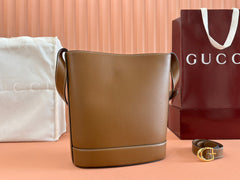 73 MEDIUM BUCKET BAG 27.5 IN BROWN SMOOTH CALFSKIN