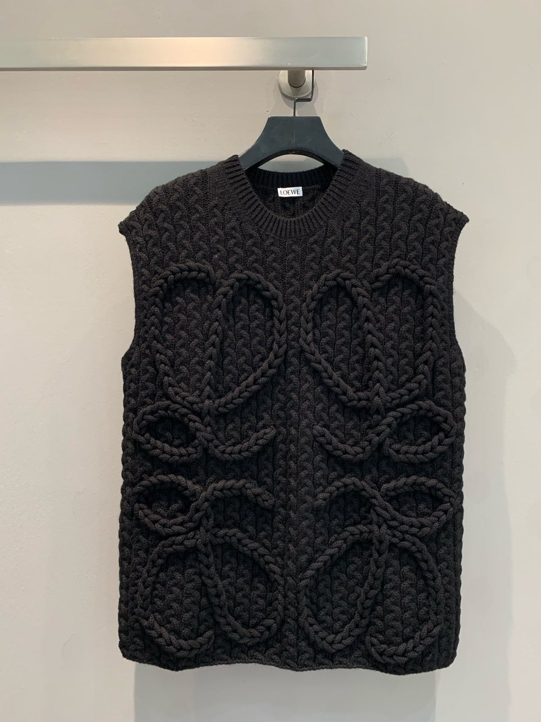 LOEWE KNIT VEST STYLE 227