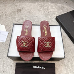 PLATFORM SLIPPERS LOGO IN RUBY RED LAMBSKIN