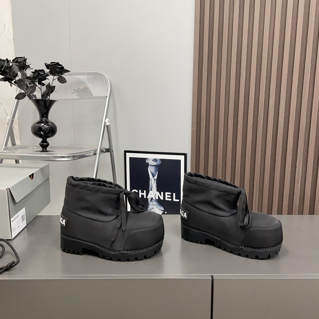 BALENCIAGA 25S ALASKA ANKLE BOOTS HIGH HEEL IN BLACK FABRIC