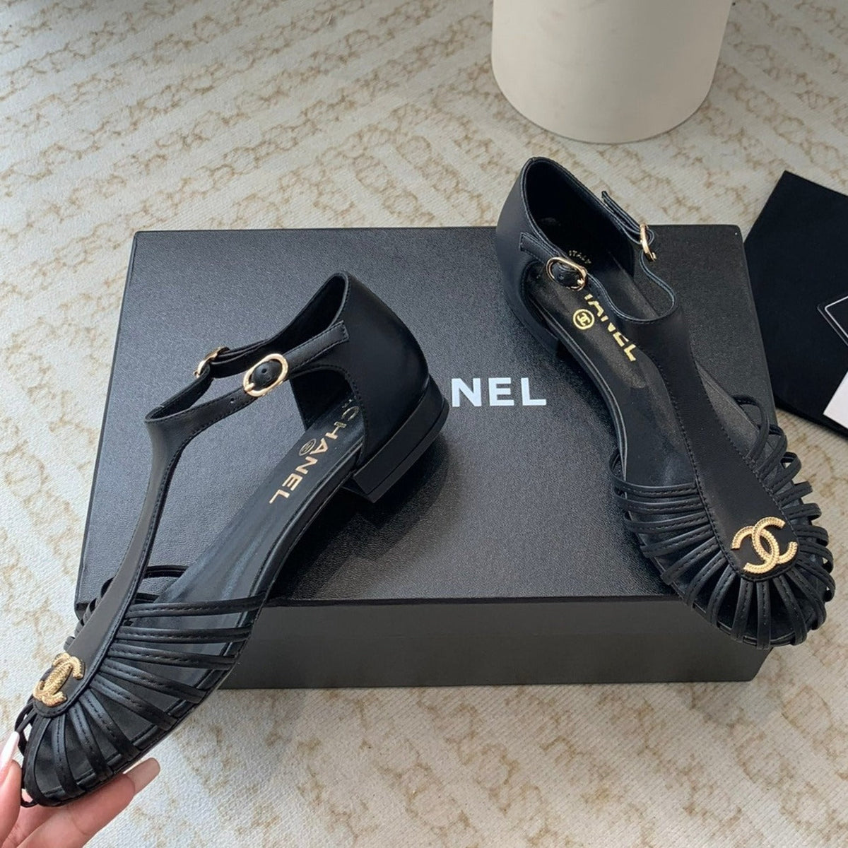 Summer New Hollow Roman Sandals Black Sheepskin