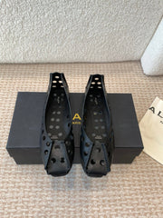 PERFO BALLET FLATS IN BLACK CALFSKIN