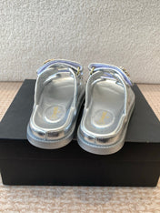 DAD SANDAL IN SILVER SHEEPSKIN MULE