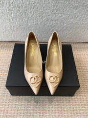 MID-HEEL PUMPS IN BISQUE BEIGE PATENT CALFSKIN
