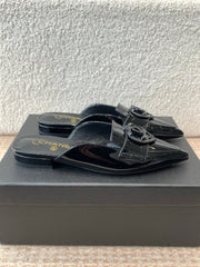 FLAT MULES IN BLACK PATENT CALFSKIN