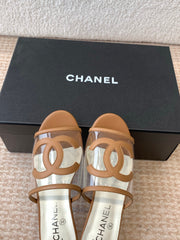 SLIDE SANDALS IN CINNAMON BROWN LAMBSKIN WITH TRANSPARENT PVC