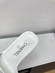 WEDGE PLATFORM WHITE LAMBSKIN WITH FLOWER