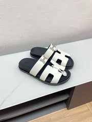 CHYPRE SANDAL WHITE LAMBSKIN WITH H BUCKLE