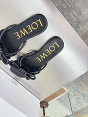LOEWE 26S FLAMENCO KNOT SANDAL IN BLACK CALFSKIN
