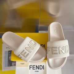 FENDI ROMA SLIDE IN WHITE GRAINED CALFSKIN WITH LOGO