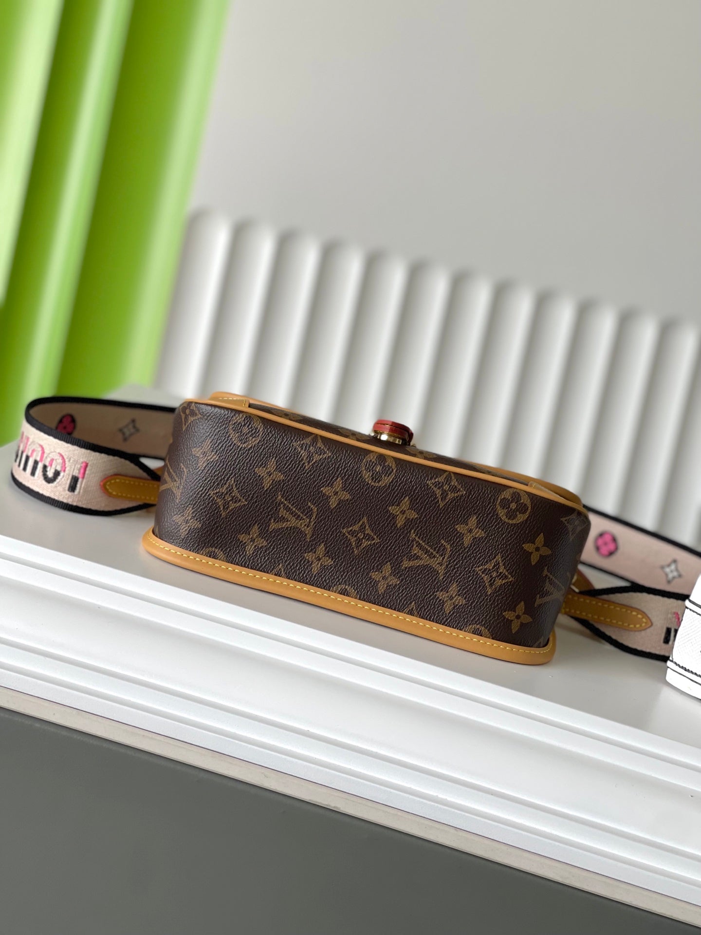 DIANE 25 IN BROWN MONOGRAM CANVAS TANNED COWHIDE