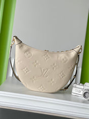LOOP HOBO 38 CREMEMONOGRAM EMPREINTE LEATHER GOLD HARDWARE