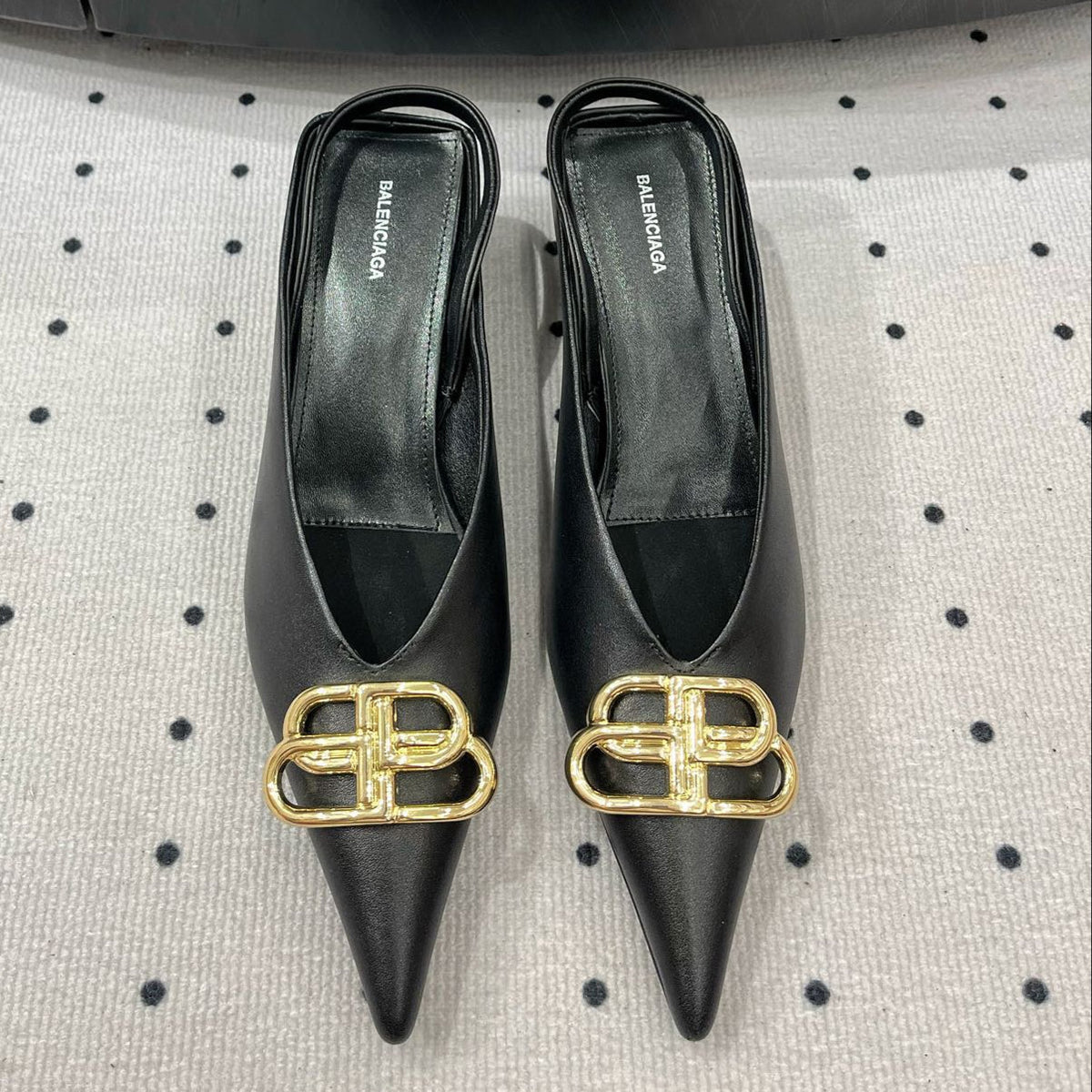 HEELED SLINGBACK 45 MM IN BLACK SMOOTH LAMBSKIN GOLD HARDWARE