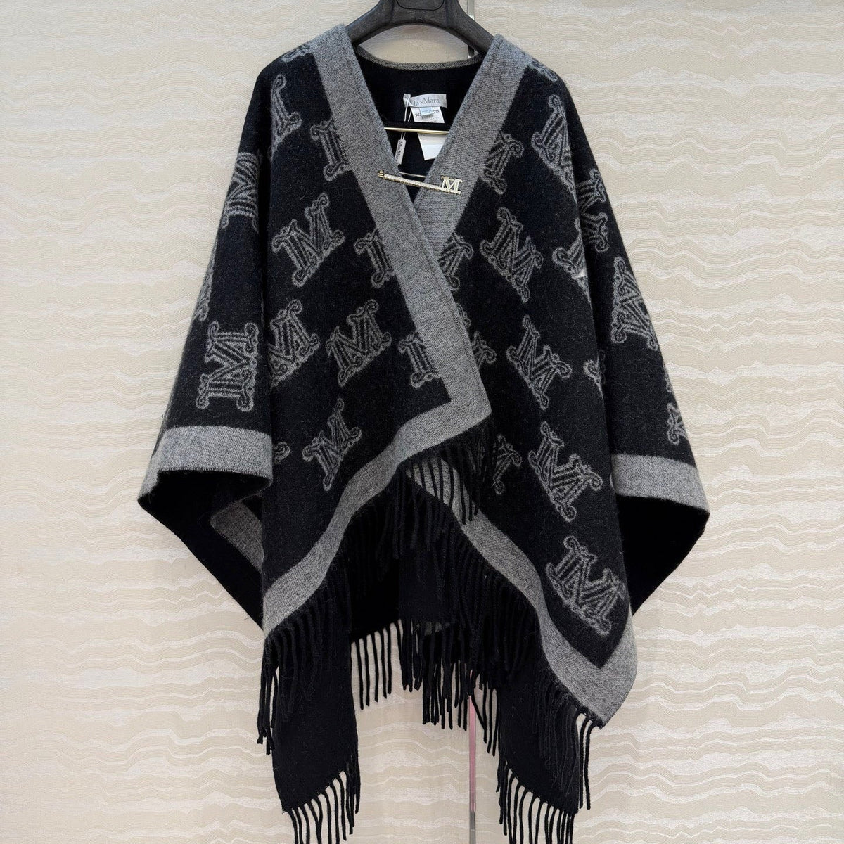 MAX MARA 25S FRINGED KNIT CAPE 163