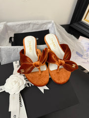 CC 25C Thong Sandal Bow Pumpkin Velvet fabric 233565