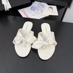 CC 25C Thong Sandal Bow White Lambskin 233563