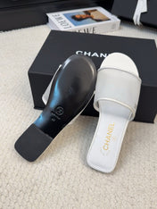 FLAT SLIDE IN WHITE MESH AND SUEDE