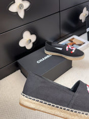 LOAFER IN BLACK CANVAS WITH COLORFUL LOGO