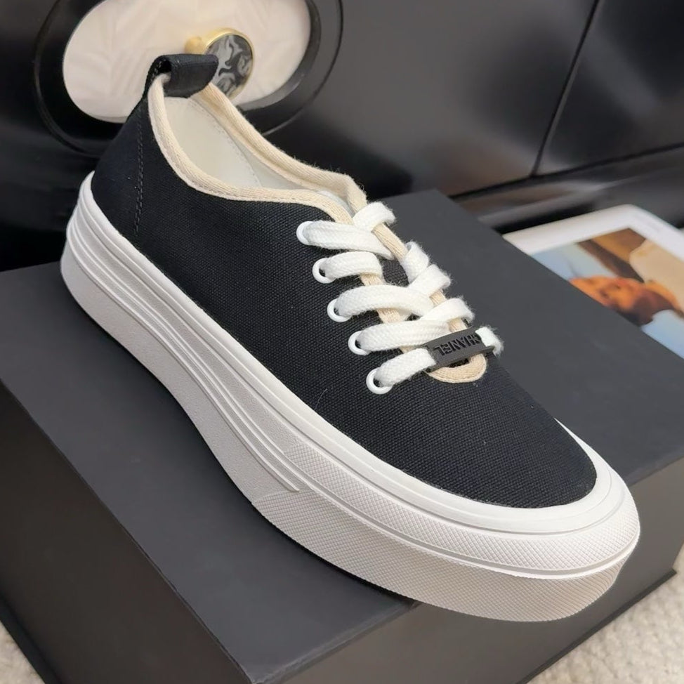 TRAINERS SHOES IN BLACK FABRIC