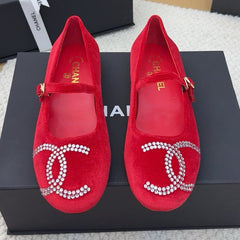 MARY JANE SHOES IN CHERRY RED VELVET WITH CRYSTALS LOGO